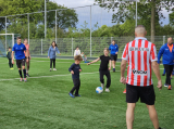 Laatste training S.K.N.W.K. JO7-1 (partijtje tegen de ouders) van maandag 27 mei 2024 (143/180)